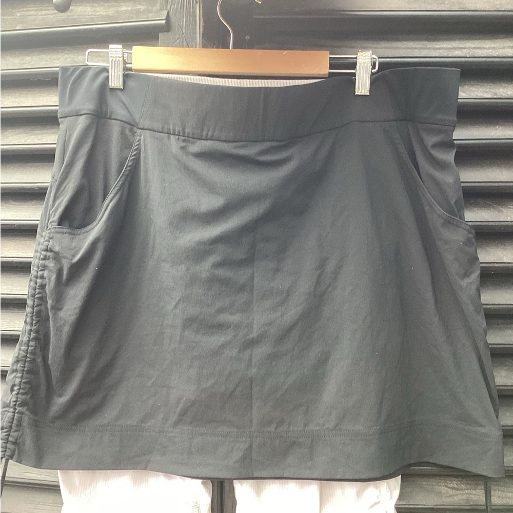 Columbia Black Athletic Skort with Stretch Waistband